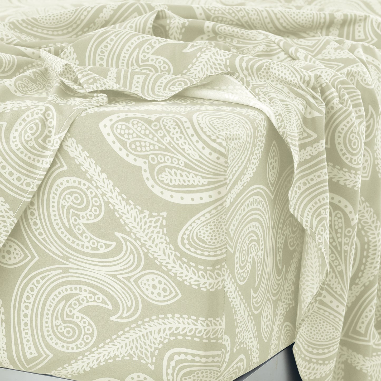 4-Piece Paisley Bed Sheet Set – Soft Brushed Microfiber Sheets with 16" Deep Pockets – Wrinkle-Resistant Bedding