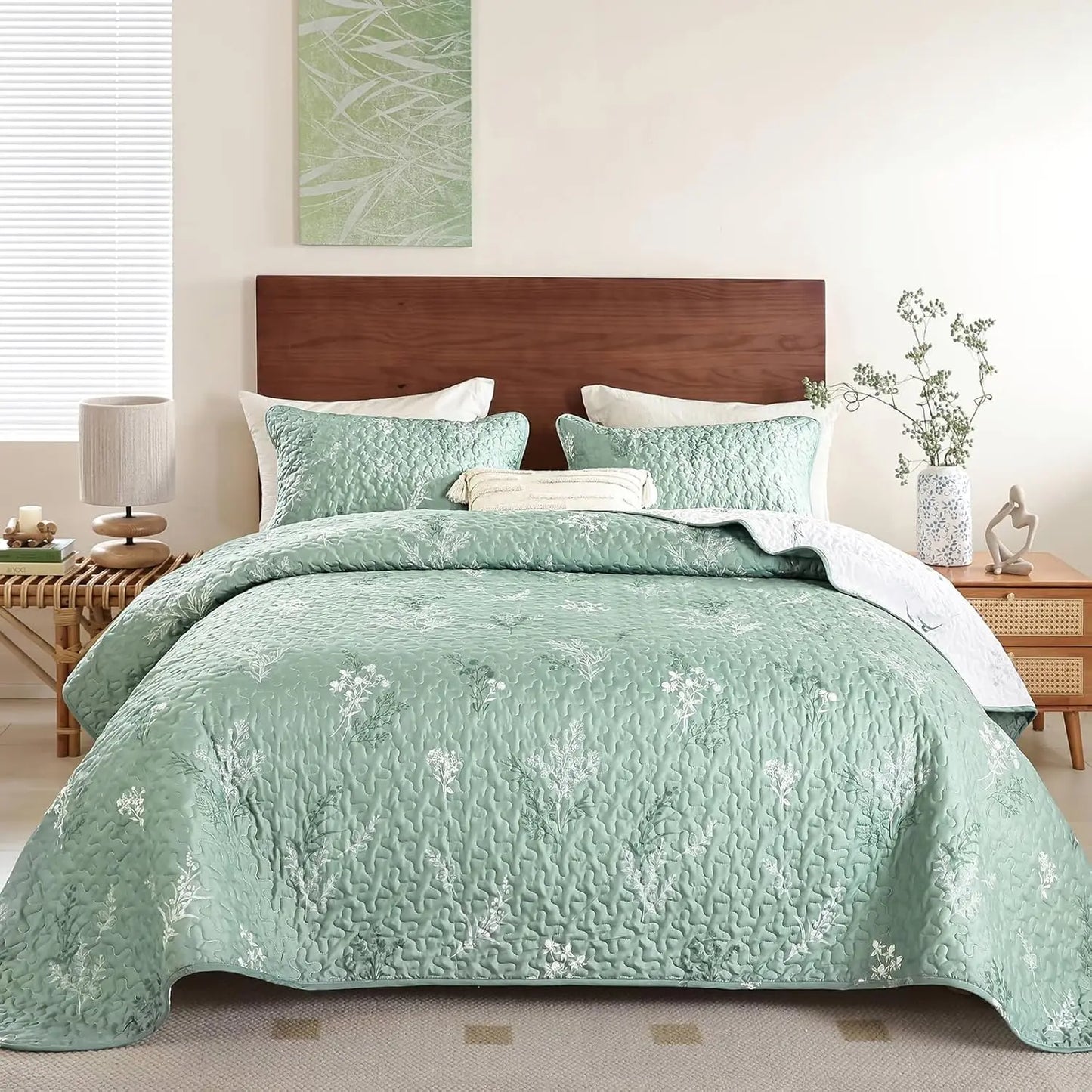 Reversible Sage Green Floral Queen Size Quilt  Set with Pillow Cases