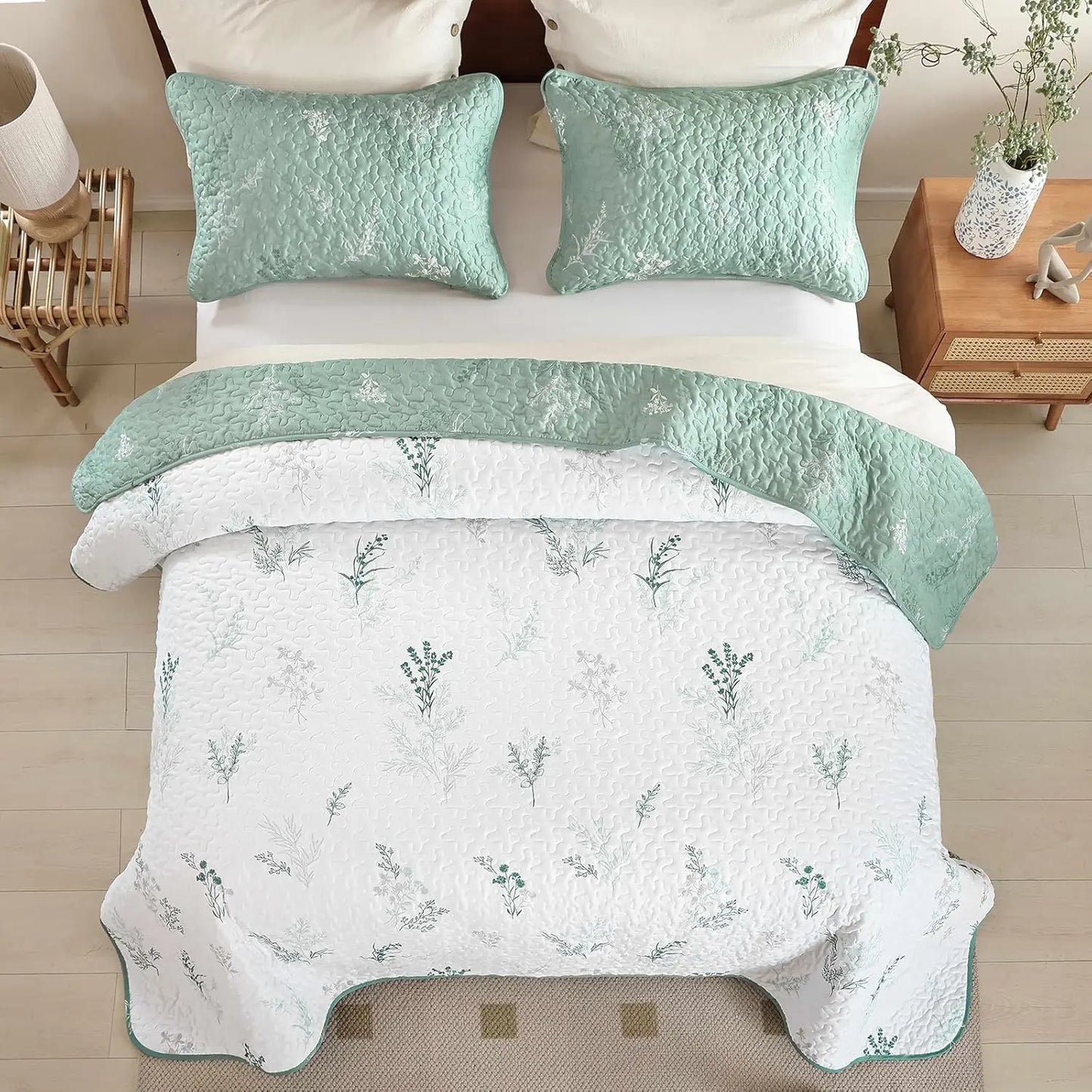 Reversible Sage Green Floral Queen Size Quilt  Set with Pillow Cases